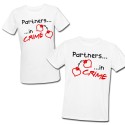 T-shirt di coppia lui e lei "Partners in crime" manette a forma di cuore, San Valentino, bianche